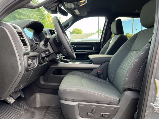 New 2027 RAM 2500 Big Horn AWD/4WD image 4