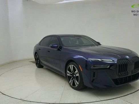 Used 2023 BMW 760i xDrive AWD/4WD image 65