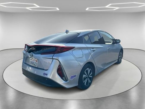 Used 2019 Toyota Prius Prime Plus image 5