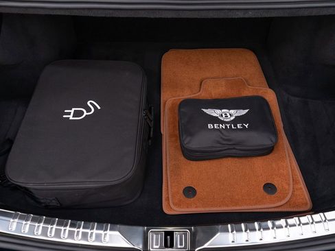 Used 2025 Bentley Flying Spur Plug-In Hybrid AWD/4WD image 48