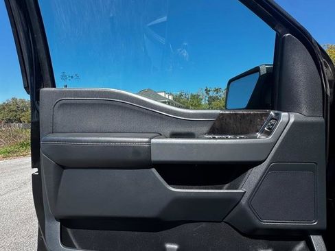 Used 2021 Ford F150 Lariat w/ Trailer Tow Package image 9