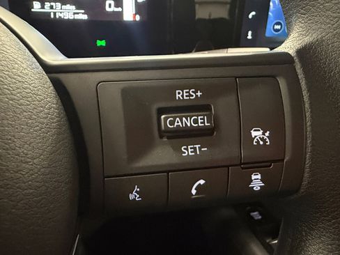 Used 2025 Nissan Kicks SV FWD image 31
