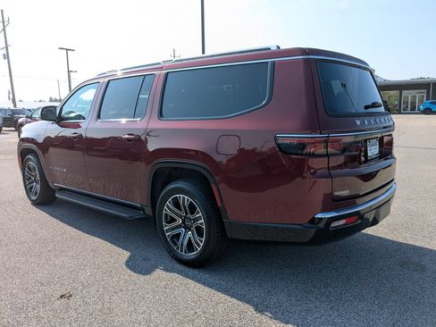 Used 2025 Jeep Wagoneer L 4WD image 7