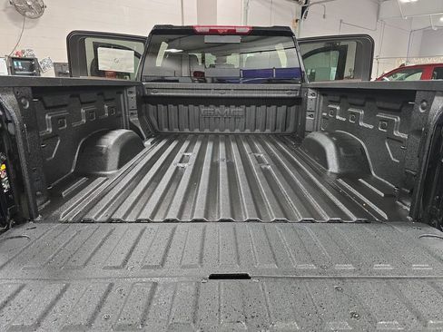 New 2026 GMC Sierra 2500 Denali w/ Denali Reserve Package AWD/4WD image 12