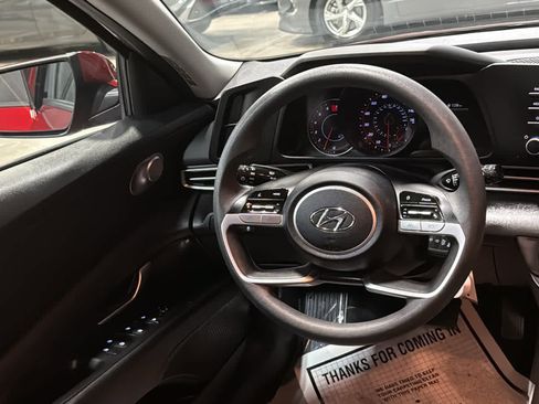 Used 2023 Hyundai Elantra SE FWD image 22