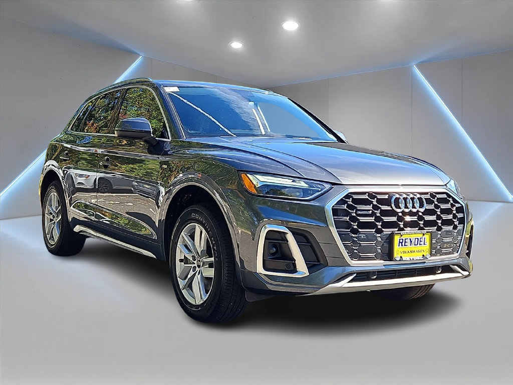 Used 2023 Audi Q5 2.0T Premium w/ Convenience Package AWD/4WD image 3