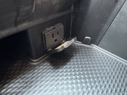 Used 2019 RAM 1500 Laramie image 27