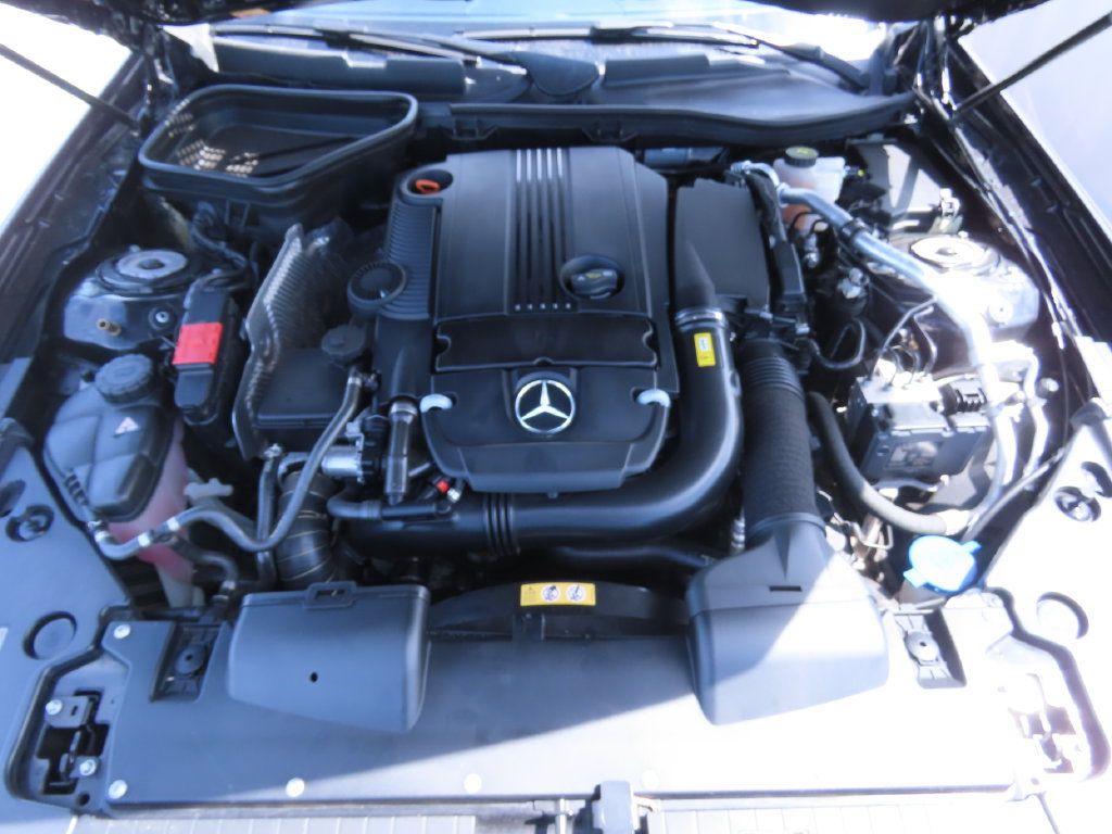 Used 2015 Mercedes-Benz SLK 250 image 12