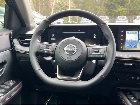 New 2025 Nissan Kicks SR image 7