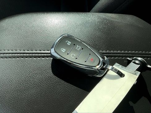 Used 2022 Chevrolet Malibu LT FWD image 33