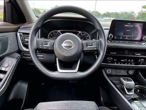 Certified 2023 Nissan Rogue SV FWD image 6