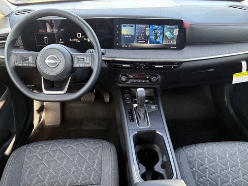 New 2026 Nissan Kicks SV image 10