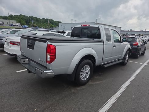 Used 2016 Nissan Frontier SV w/ SV Value Truck Package AWD/4WD image 5