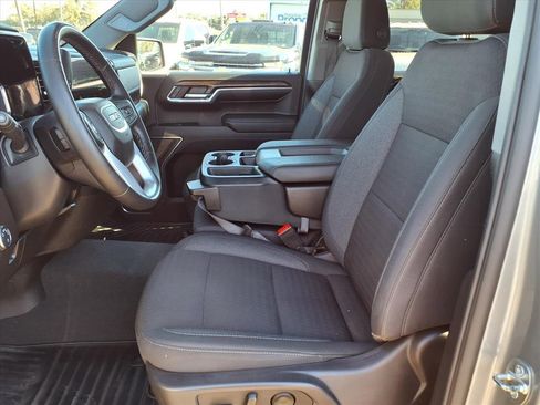 Used 2024 GMC Sierra 1500 SLE image 25