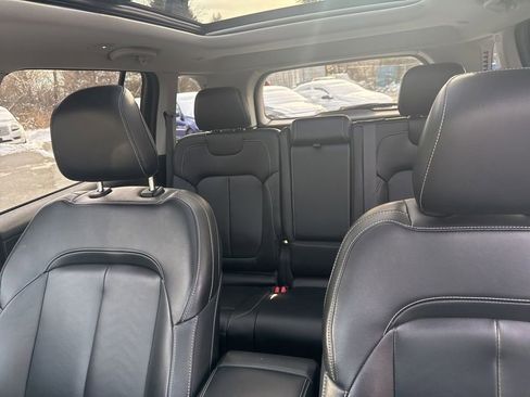 Used 2023 Jeep Grand Cherokee 4WD 4xe image 40