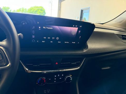 Used 2025 Buick Encore GX Preferred AWD/4WD image 16