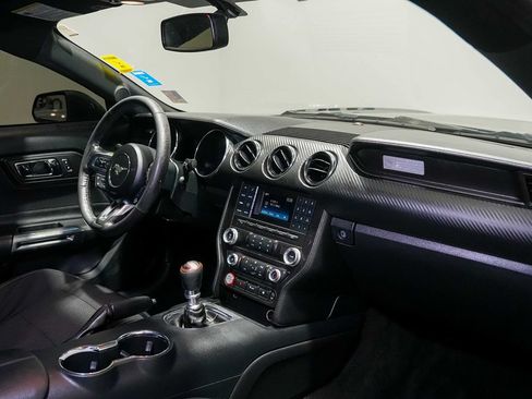 Used 2016 Ford Mustang Coupe RWD image 15