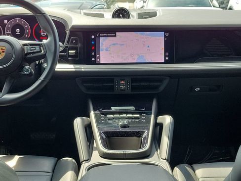 Certified 2024 Porsche Cayenne Coupe AWD/4WD image 22