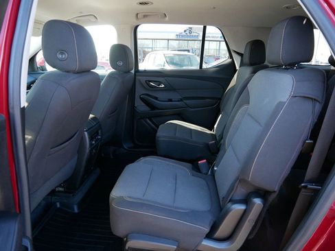 Used 2020 Chevrolet Traverse LT image 12