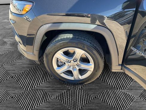 Used 2023 Jeep Compass Latitude w/ Convenience Group image 14