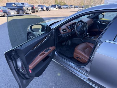 Used 2019 Maserati Ghibli S GranLusso image 23