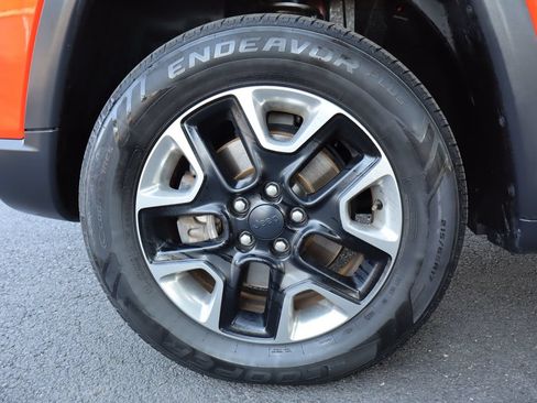 Used 2017 Jeep Compass Trailhawk w/ Popular Equipment Group AWD/4WD image 41