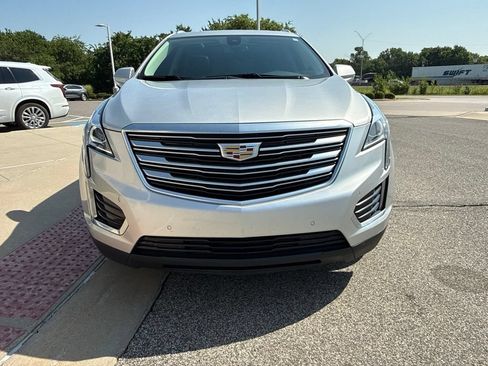 Used 2018 Cadillac XT5 Luxury w/ Driver Awareness Package FWD image 2
