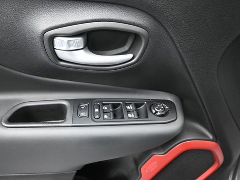 Used 2023 Jeep Renegade Trailhawk w/ Sun/Sound Group image 15