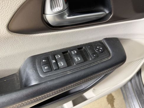 Used 2018 Chrysler Pacifica Touring-L Plus w/ Tire & Wheel Group FWD image 20