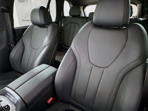 Used 2022 BMW X5 xDrive45e w/ Executive Package image 11
