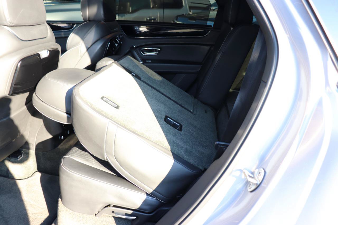 Used 2018 Bentley Bentayga AWD/4WD image 30