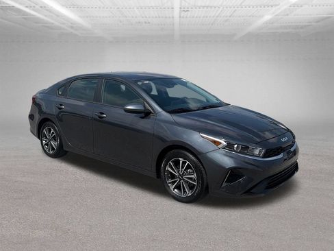 Used 2024 Kia Forte LXS FWD image 8