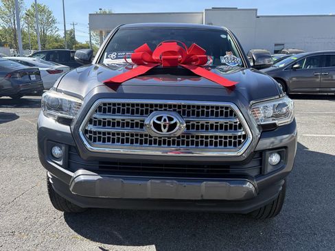 Used 2017 Toyota Tacoma TRD Sport w/ Tow Package image 23