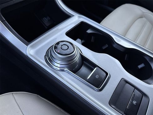 Used 2024 Ford Edge SEL image 30