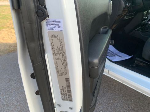 Used 2024 Jeep Wrangler Sport image 29