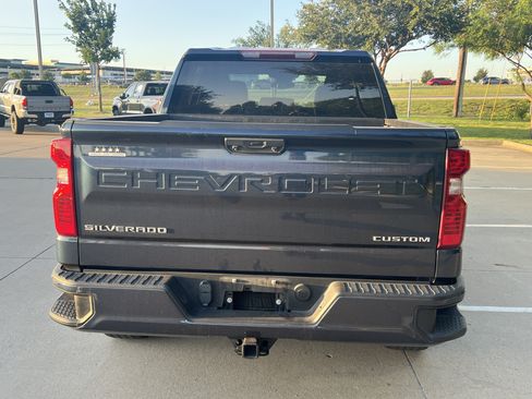 Used 2022 Chevrolet Silverado 1500 Custom RWD image 9