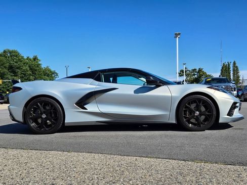 Used 2022 Chevrolet Corvette Stingray Premium Conv w/ Z51 Performance Package RWD image 7