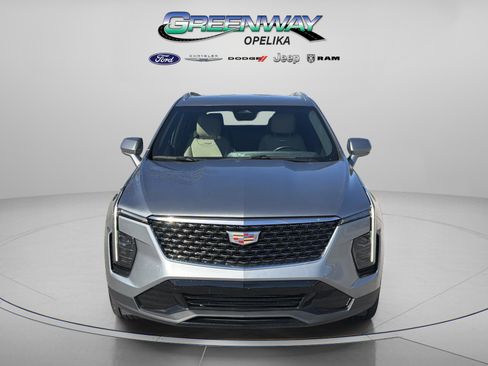 Used 2024 Cadillac XT4 Premium Luxury image 4