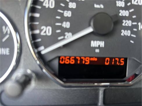 Used 2001 BMW Z3 2.5i image 10