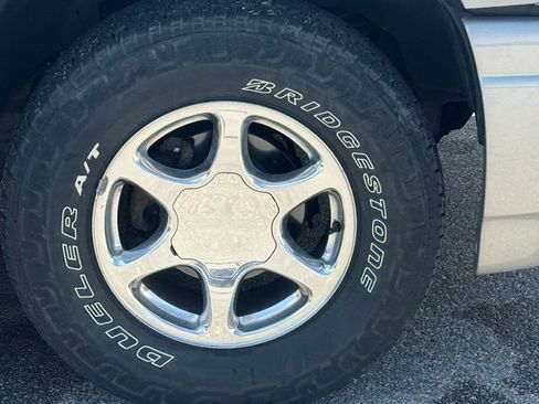 Used 2004 GMC Yukon XL Denali AWD/4WD image 5