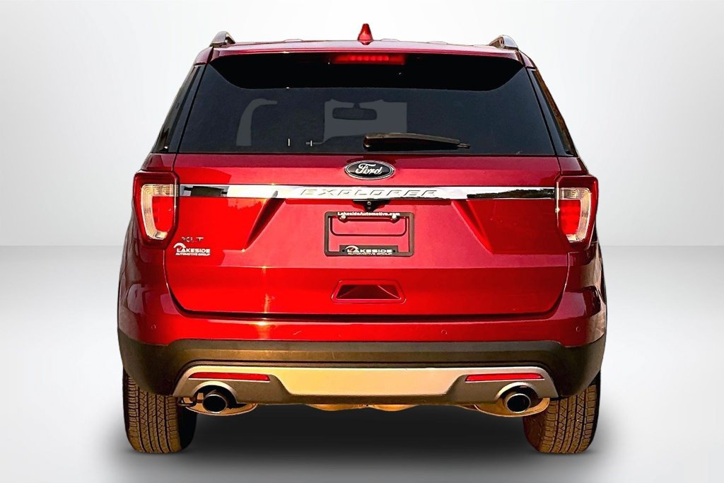 Used 2017 Ford Explorer XLT w/ Equipment Group 202A FWD image 6