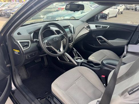 Used 2013 Hyundai Veloster image 12