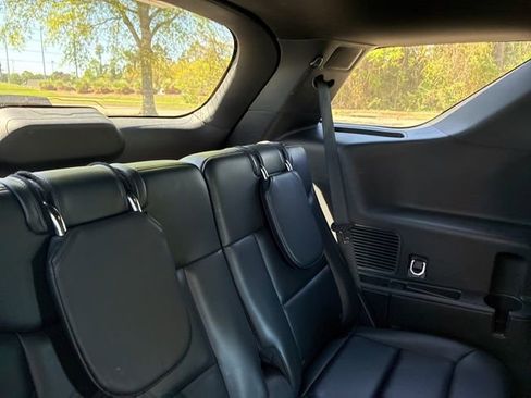 Used 2025 Ford Explorer ST-Line image 23