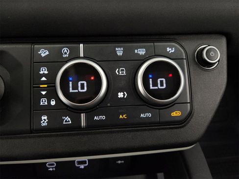 Used 2020 Land Rover Defender 110 S image 21