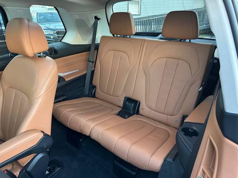 Used 2020 BMW X7 xDrive40i w/ Premium Package AWD/4WD image 25