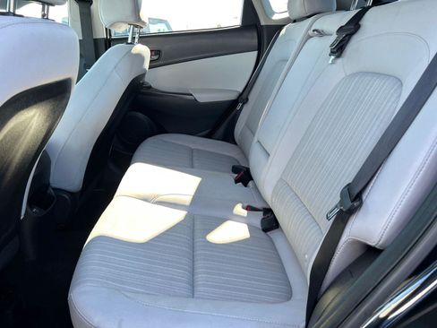 Used 2023 Hyundai Kona SEL image 12