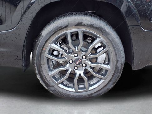 Used 2023 GMC Terrain Denali w/ Black Diamond Edition image 3