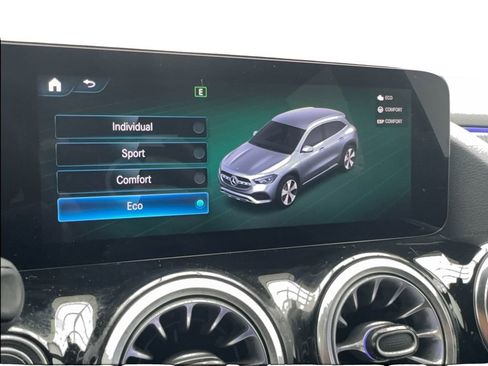 Used 2023 Mercedes-Benz GLA 250 w/ Premium Package image 40