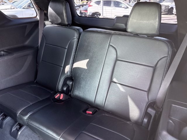 Used 2023 Chevrolet Traverse LT FWD image 7