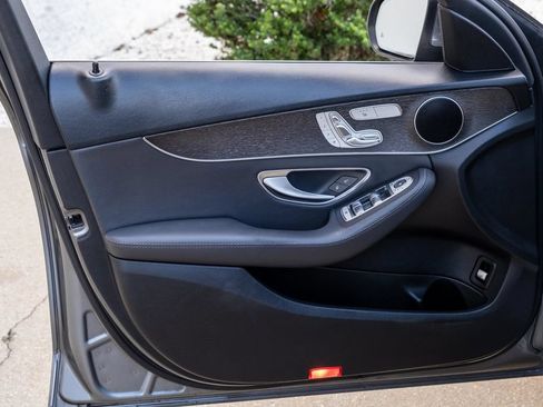 Used 2019 Mercedes-Benz C 300 Sedan image 12